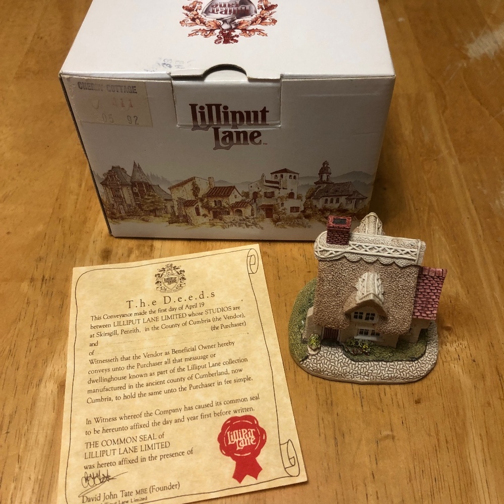 Lilliput Lane Cherry Cottage